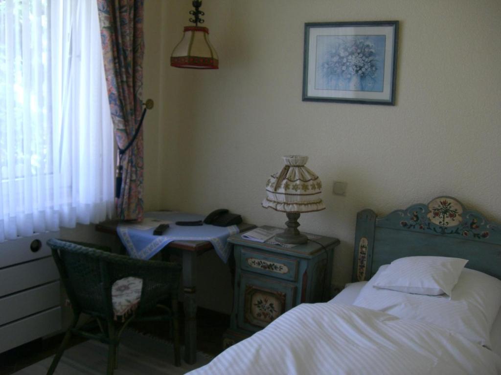 Hotel Haus Kirsch Grevenbroich Room photo